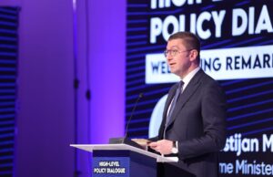 (Видео) Мицкоски: Потребна е јавна администрација која ќе биде пример за ефикасност