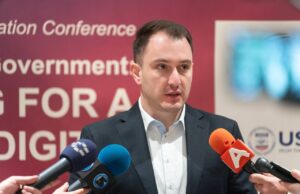 Андоновски: Нема да дозволиме корупцијата и приватниот интерес да надвладеат над сајбербезбедноста