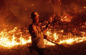 Над 10.000 луѓе добија наредба да се евакуираат поради шумските пожари во Калифорнија