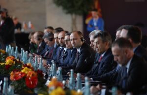 Меѓувладина седница на македонската и косовската Влада, земјите остануваат силно посветени на одбранбената соработка која е столб на регионалната безбедност