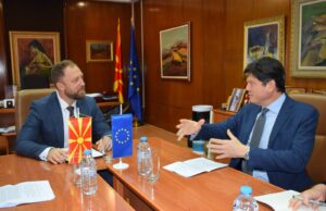 Љутков со новиот евроамбасадор, Михалис Рокас: разменети мислења за унапредување на соработката во областа на културата и туризмот