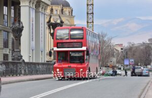 „Граѓаните на Скопје мрзнат“: Галетановски повика на итни мерки за решавање на проблемите во јавниот превоз