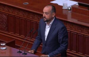 Битиќи: Страшно е што јавниот долг ќе достигне 70,8 посто, најголем досега во историјата