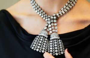 Огромниот дијамантски ѓердан на Марија Антоанета продаден за 4,5 милиони евра, поврзан е со скандалот поради кој заврши на гилотина