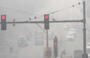 „Ова е гасна комора“: воздухот отровен во Њу Делхи, училиштата затворени, граѓаните се гушат