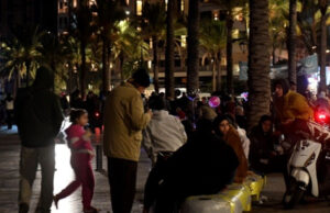 Жителите на Бејрут на улица, во пресерт на најавата за прекин на огнот