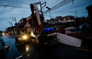 Најмалку осум мртви во тајфунот на Филипините, над 685.000 евакуирани