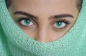 Се популарна промената на бојата на очите – процедурата чини 12.000 долари