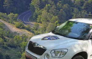 Mладо момче со автомобилот излета на патот кон Средно Водно, тешко е повредено