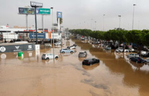 Жена спасена во поплавите во Валенсија откако три дена била заробена под мртво тело