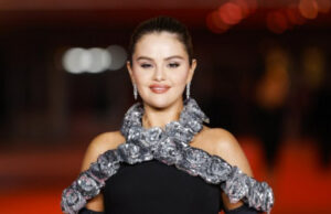 Селена Гомез верува дека славата во детството го забавила нејзиниот развој: Беше многу тешко време