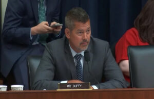 Трамп го номинираше водителот на Фокс њуз за министер за транспорт