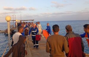 Три тела извлечени од потонатиот туристички брод во близина на брегот на Египет