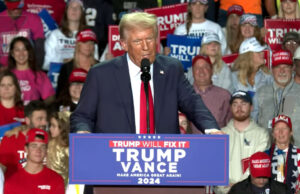 (Видео) Трамп го одржа својот последен говор во истиот град каде што ги заврши кампањите и во 2016 и 2020 година.