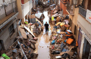 (Видео) Валенсија парализирана: се уште се трага по луѓе