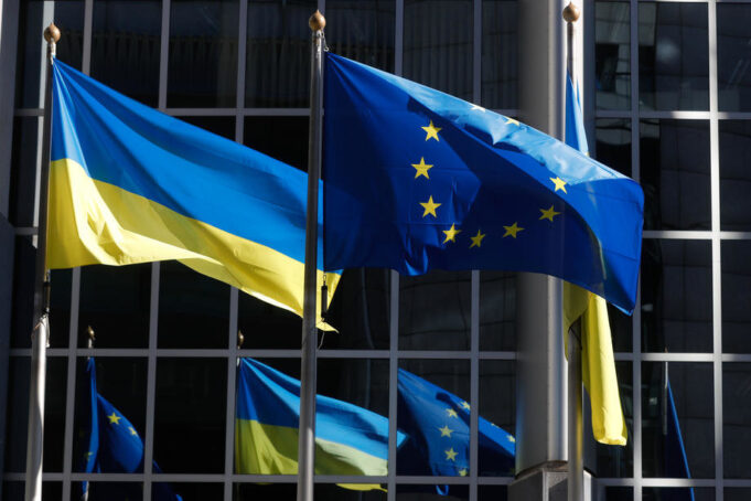 ukrajina-eu-evropska-unija-zastave
