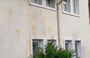 Фрлени јајца кон куќата на градоначалникот на Кочани: граѓаните бараат одговорност за смртта на невините луѓе
