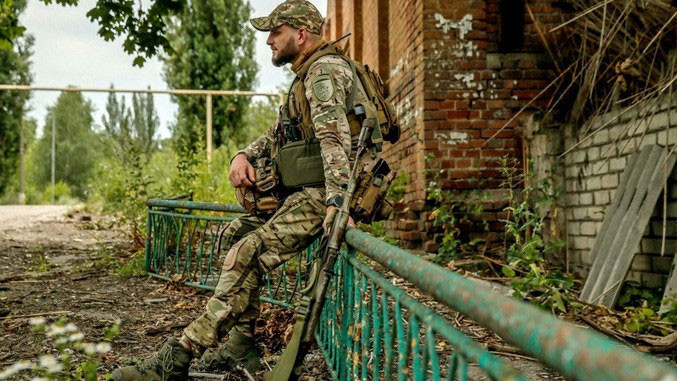 677z381_ukrajina-vojnik-rat-epa-efe-OLEG-PETRASYUK-22