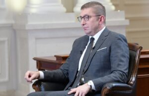 СДСМ: Зошто Мицкоски одбива да каже дека нема да се примаат мигранти?
