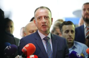Таравари: Не сме навикнати да бидеме декорација, така беше во Владата