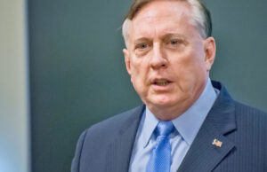 Мекгрегор: Трамп одби да ја финансира Украина за да го принуди Зеленски да преговара