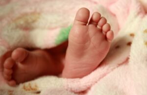 Уапсена е мајката која го оставила бебето во Белград: било заврзано во кеса