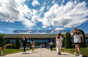 Овозможил влез на патник со мерка „апси“: Кривична пријава за полицаец од скопскиот аеродром