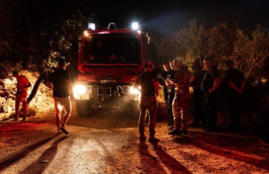 (Видео) Во Црна Гора армијата гасне пожари: се преврте цистерна, загина војник