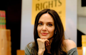 Анџелина Џоли планира да се отсели од САД