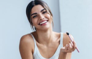 Како шминката да ги преживее најжешките летни денови?