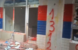 (Фото/Видео) Просториите на СНС во Нови Сад се целосно демолирани во вчерашните протести