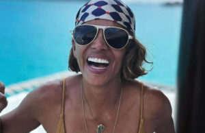 За крај на летото: жената-мачка ги почести фановите со жешки фотографии во бикини