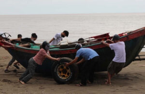 Виетнам се подготвува за моќен тајфун, ги затвора училиштата и аеродромите