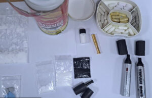 На Табановце уапсени двајца странски државјани, кај нив биле пронајдени бела прашкаста материја и таблети