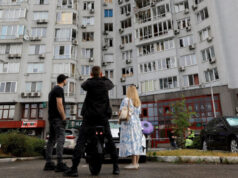 Украина им дозволува на мажите до 22 години да ја напуштат земјата