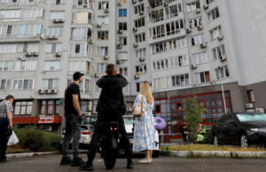 Украина им дозволува на мажите до 22 години да ја напуштат земјата