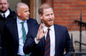Принцот Хари оди во Велика Британија на третата годишнина од смртта на неговата баба Елизабет