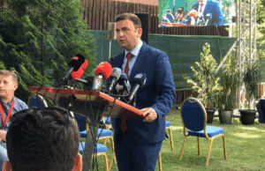 „Влен“: Бујар Османи го вети автопатот Скопјe-Блаце, но донесе само лаги