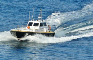 Поради силни ветрови во прекин фериботскиот сообраќај во Грција