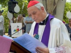 (Видео) Седум часа ги читаше имињата на сите убиени деца во Газа, дури 12.227 жртви