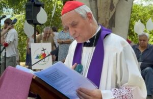 (Видео) Седум часа ги читаше имињата на сите убиени деца во Газа, дури 12.227 жртви