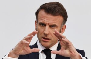 Макрон: Иднината на Украина не може да се одлучи без Украинците