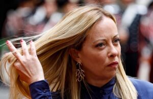 Мелони згрозена откако нејзини фотографии се појавија на порно страница