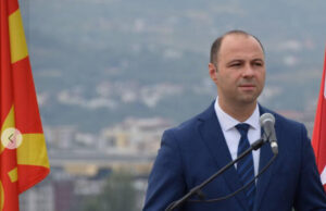 „Не било доволно папаја, манго, аспарагус и други егзотични овошја, Министерството за одбрана набавува кафе и алкохол за 31.000 евра“, велат од СДСМ