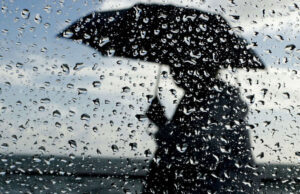 Променливо облачно, посвежо и нестабилно со локален пороен дожд и грмежи