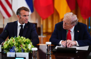 (Видео) Трамп на вклучен микрофон: „Путин сака да склучи договор со мене, колку и да звучи лудо“