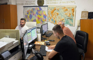 По врнежите од дожд и силните ветрови кои зафатија делови од државата, нема пријавени штети, соопшти ЦУК