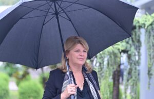 (Видео) Шукова: Дождот нема да го изгаси пожарот на Дрисла, имам решение на проблемот со депонијата