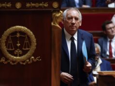 Падна француската влада