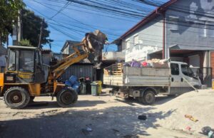 (Фото) Герасимовски: Со новата механизација го исчистивме сметот во Центар